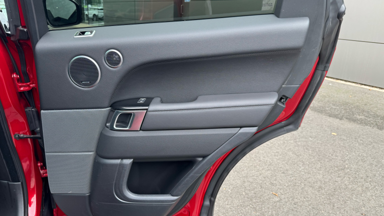 Land Rover Range Rover Sport 3.0 D300 HSE Silver 5dr Auto Diesel Estate